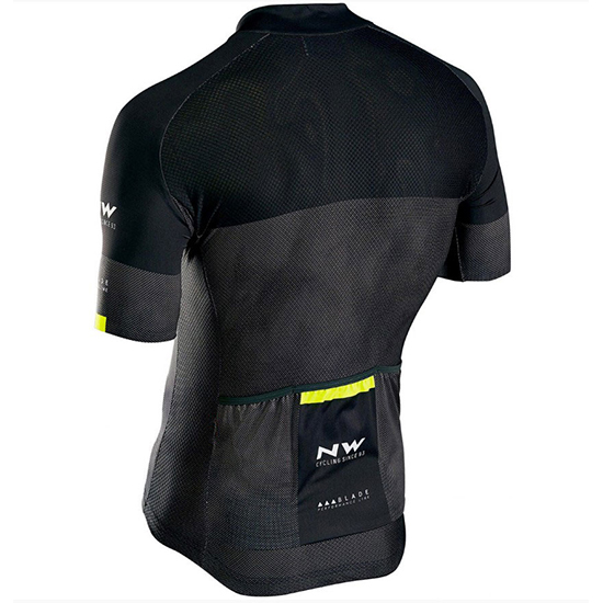 Northwave Blade Kurzarmtrikot 2018 und Kurze Tragerhose Shwarz